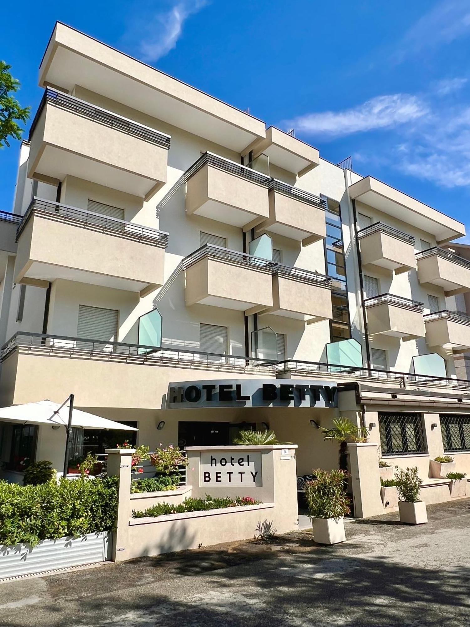 Hotel Betty リミニ エクステリア 写真